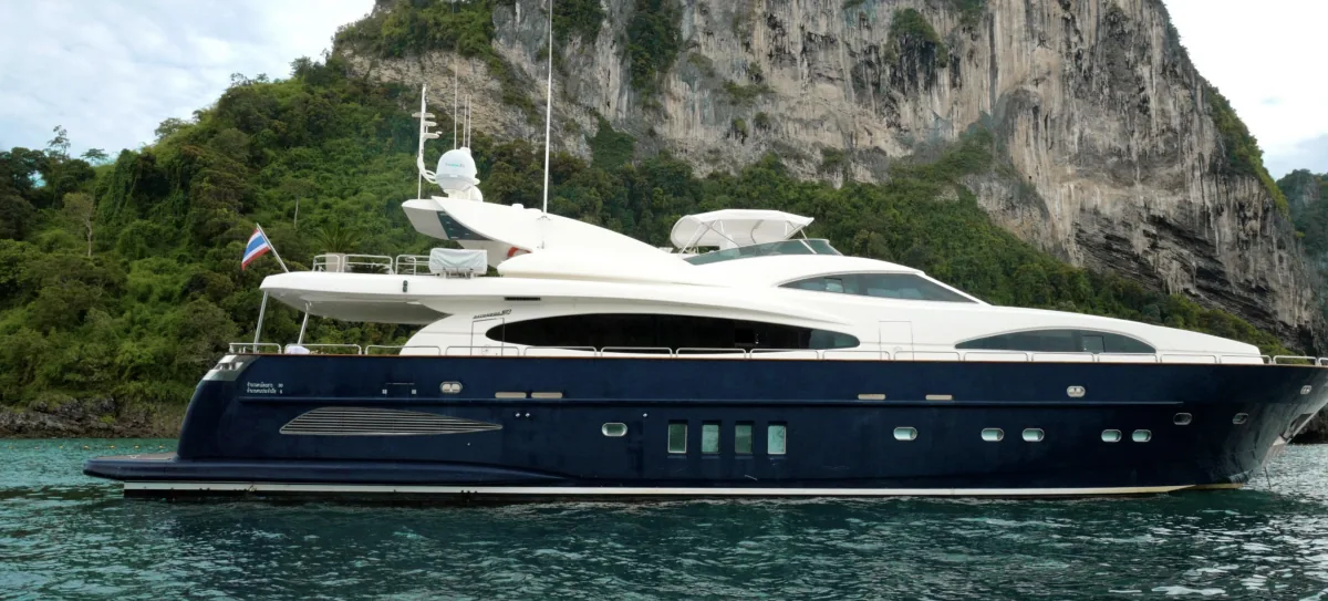 Astondoa 102, 102ft superyacht for charter in Phuket — view 5