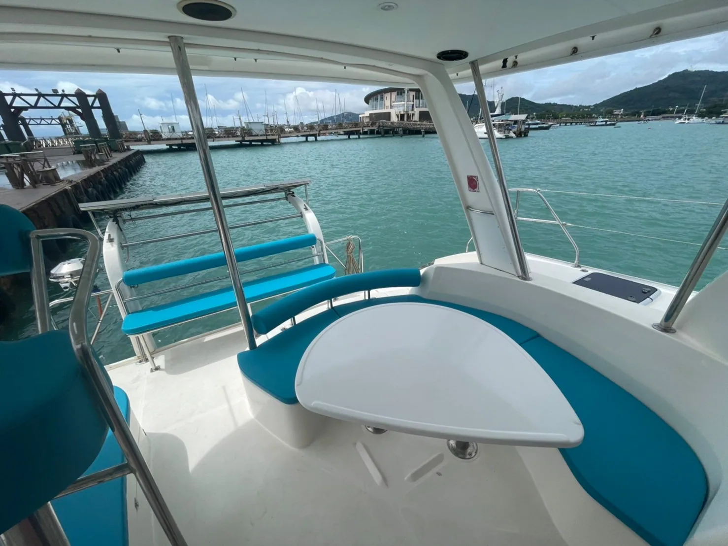 Hennessy 40, 40ft power catamaran for charter in Phuket — view 8