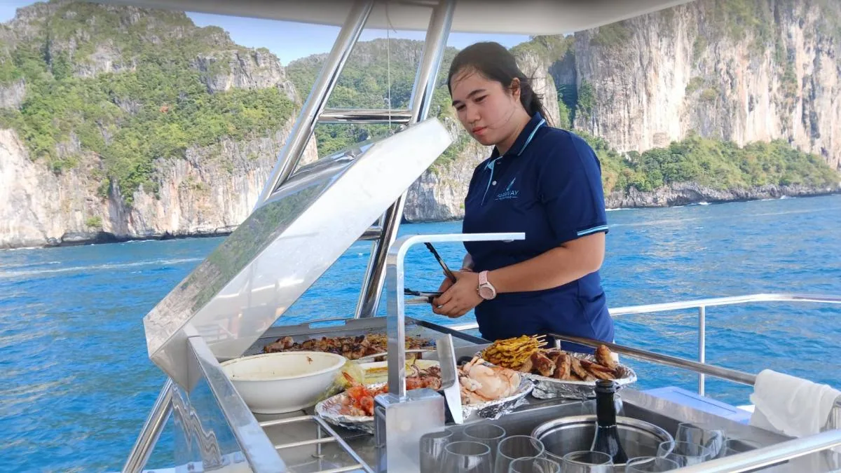 Leopard 51, 51ft power catamaran for charter in Phuket — view 11