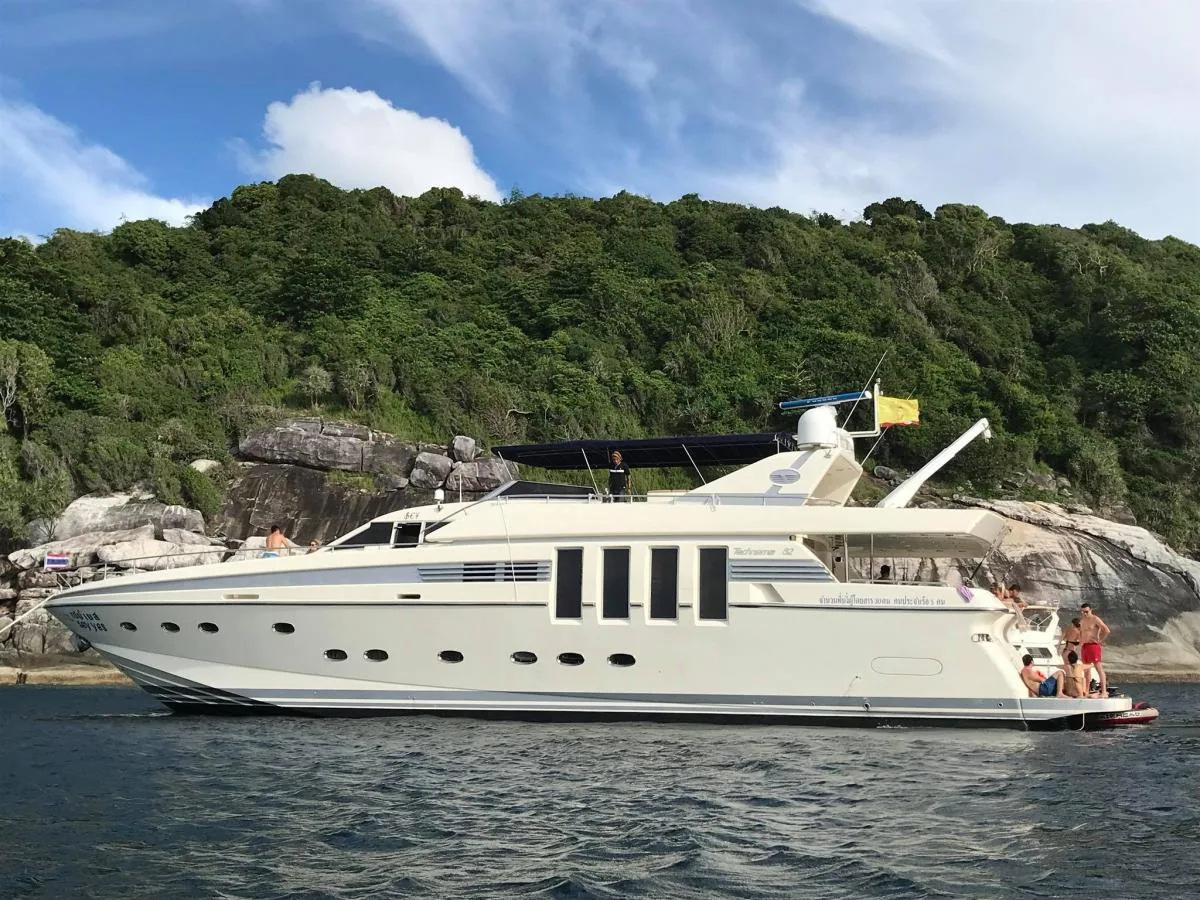 Technema 89, 89ft motor yacht for charter in Phuket — view 6